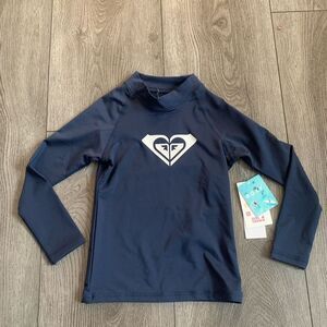 Roxy girl rashguard perfect for the beach